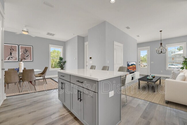 Building Photo - 2700 Lagoon Mnr Dr