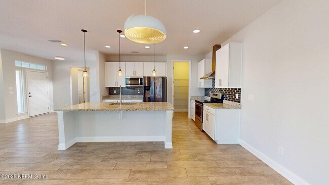 Building Photo - 7030 Azalea Grove Dr