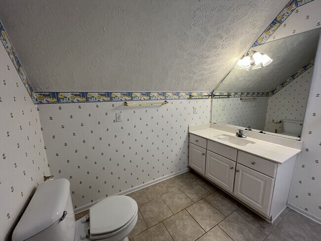 Building Photo - Super spacious 5 bedroom/3.5 bath home for rent in Murfreesboro!