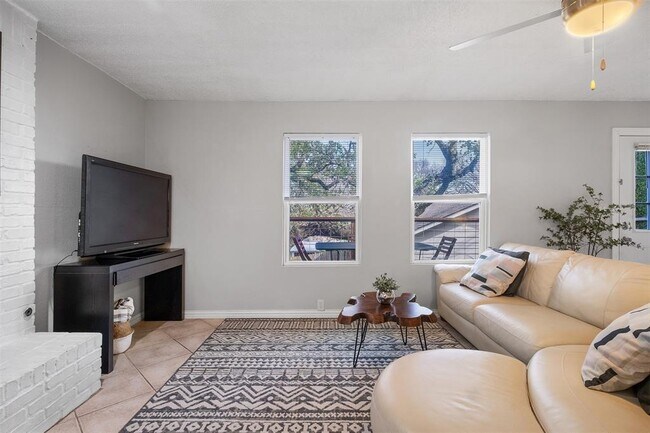 Building Photo - 3208 Twinberry Cove