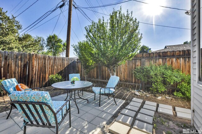 Building Photo - 405 Gregory Way