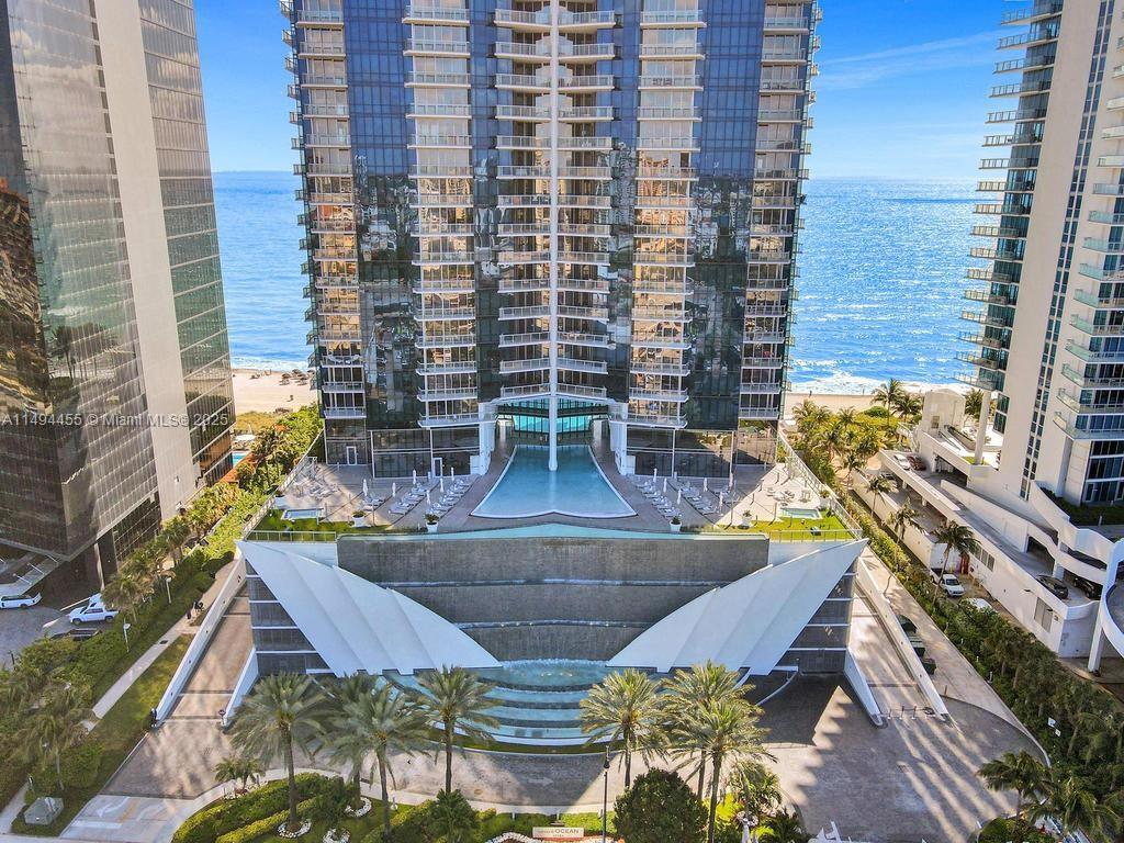 Building Photo - 17121 Collins Ave