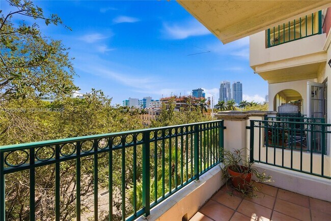 Building Photo - 300 Euclid Ave