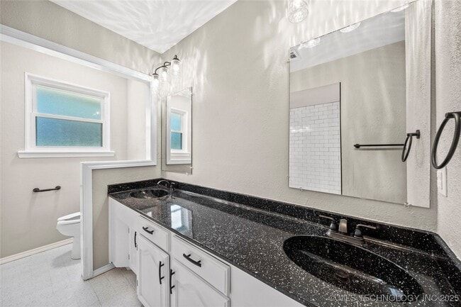 Building Photo - 11401 S 98th E Ave