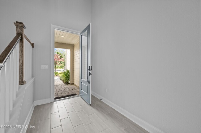 Building Photo - 27 Oak Pk Dr