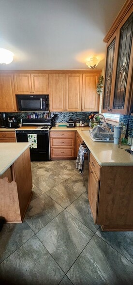 Kitchen - 1393 Coventry Ave