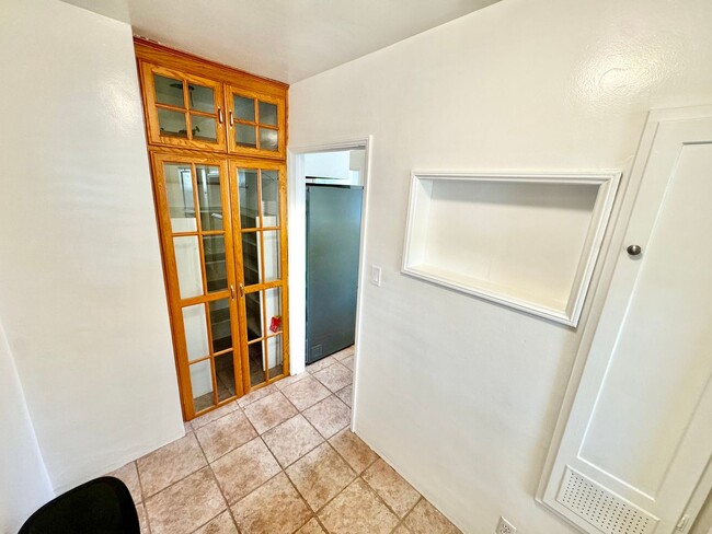 Building Photo - Charming North Hollywood Home