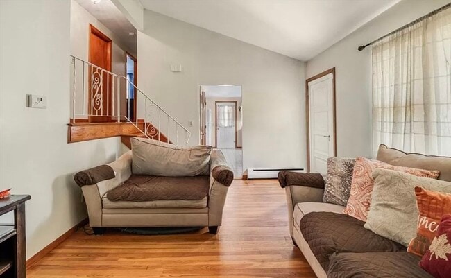 Building Photo - 11 Boyden St