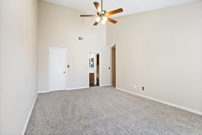 Building Photo - 2255 Thousand Oaks Dr
