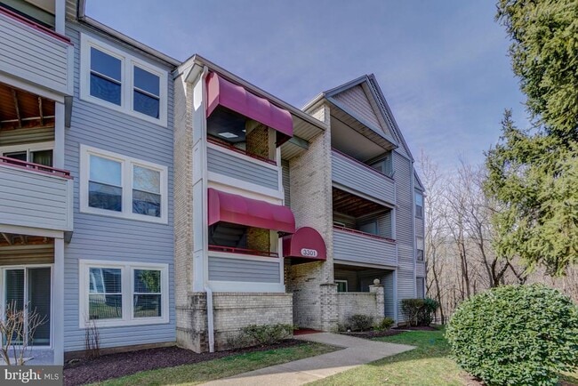 Building Photo - 3301 Sir Thomas Dr