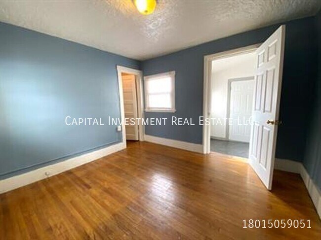 Building Photo - 470 E 300 S