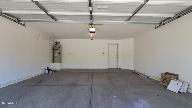 Building Photo - 12933 W Fleetwood Ln