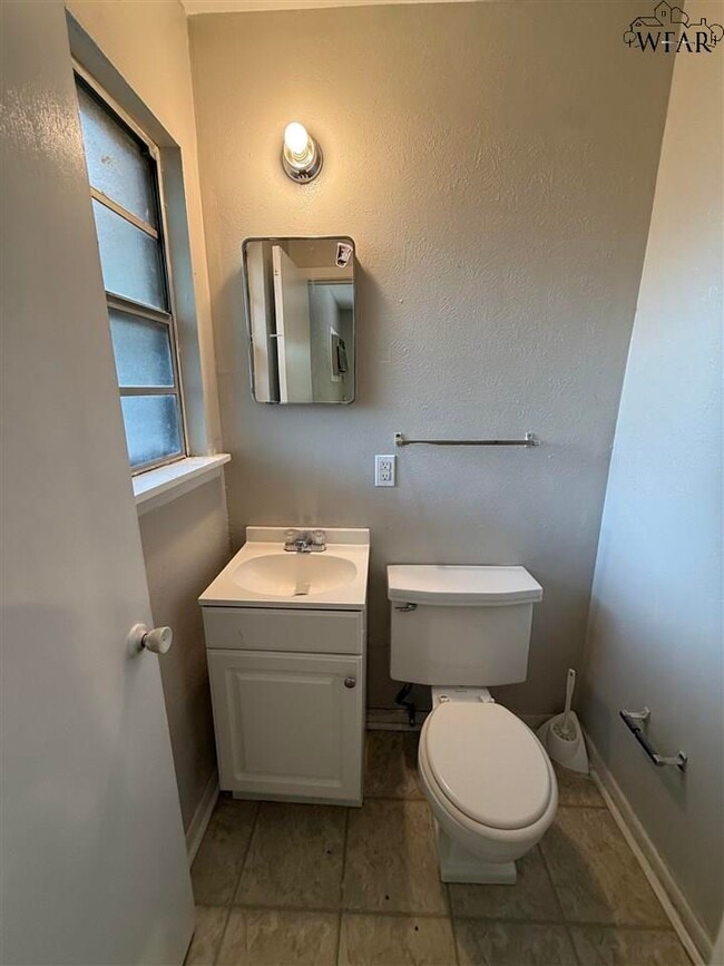 Building Photo - 4609 Meadow Lake Dr