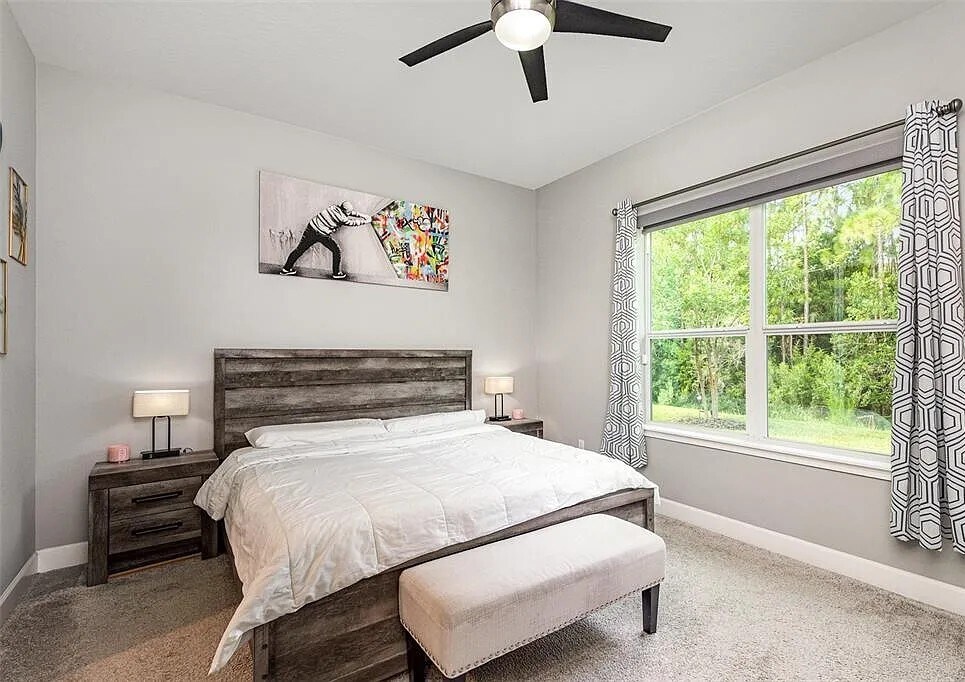 Master bedroom - 843 Pinewood Dr