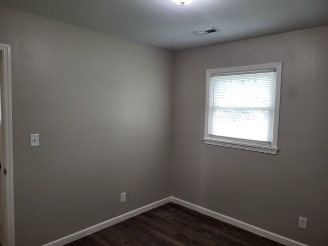 Building Photo - 3107 Andros Dr SW