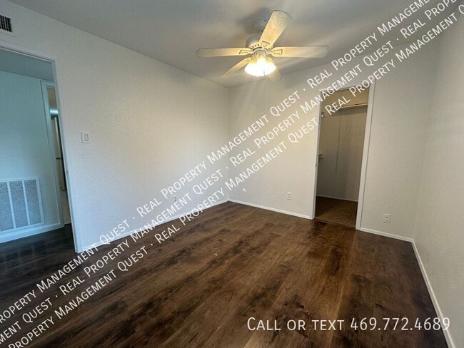 Building Photo - 5105 Sandalwood Ln