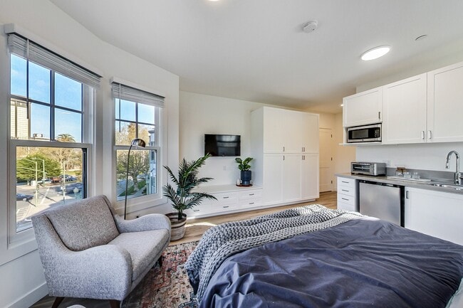 Building Photo - ArtHaus Grand