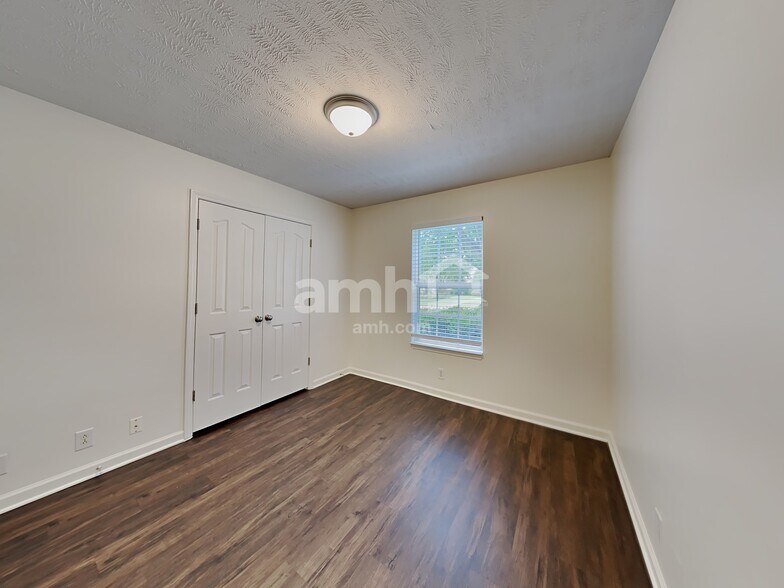 Building Photo - 1289 Dalmally Dr