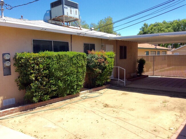 Building Photo - 2923 Peerless Ave