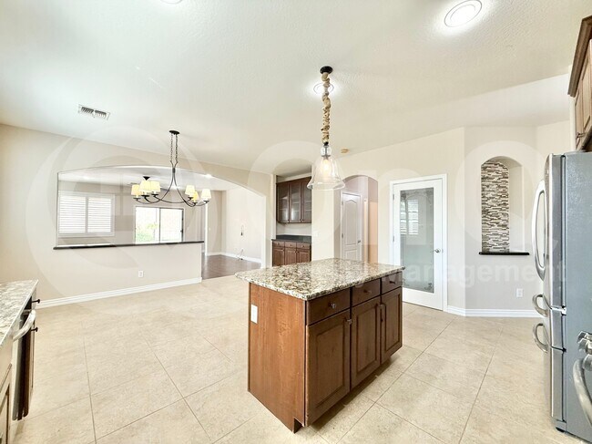 Building Photo - 4010 E Expedition Way