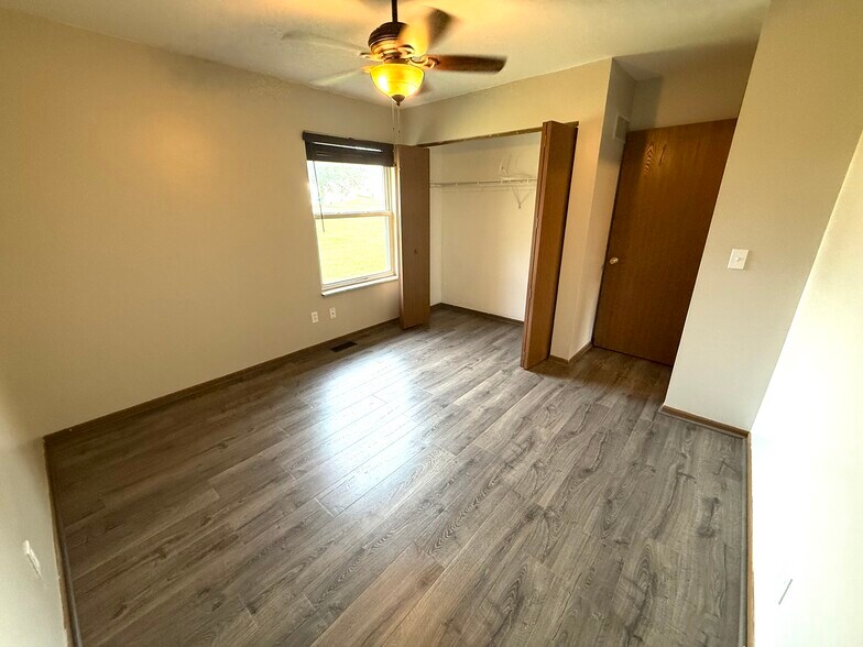 Building Photo - 608 Linda Ln