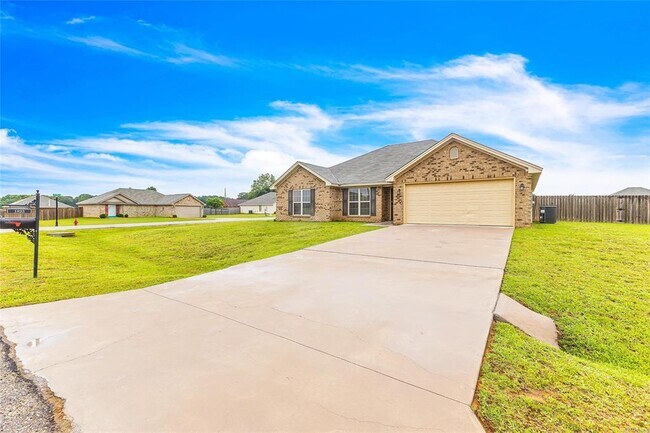 Building Photo - 1823 Landing Pl