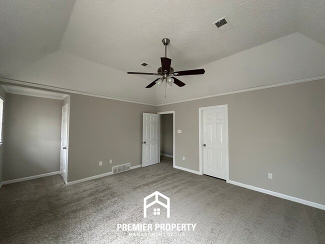 Building Photo - Stunning 4BR Cordova Home | Chef's Kitchen with Island, Formal Dining & Fireplace