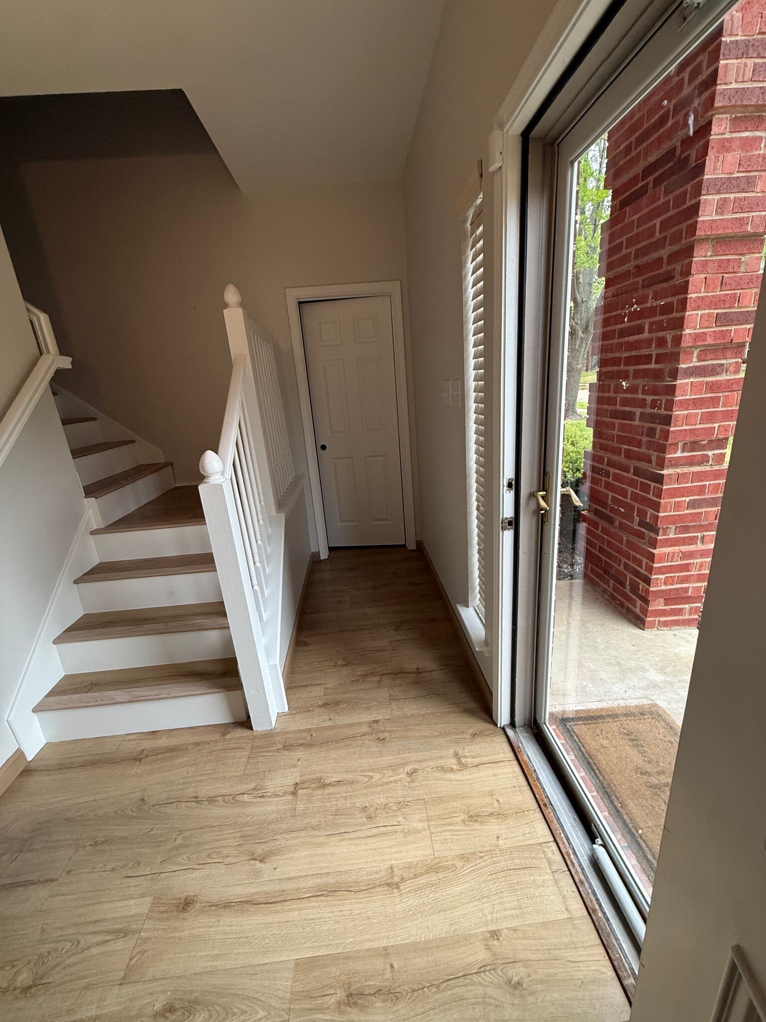 Building Photo - 610 Butternut Dr