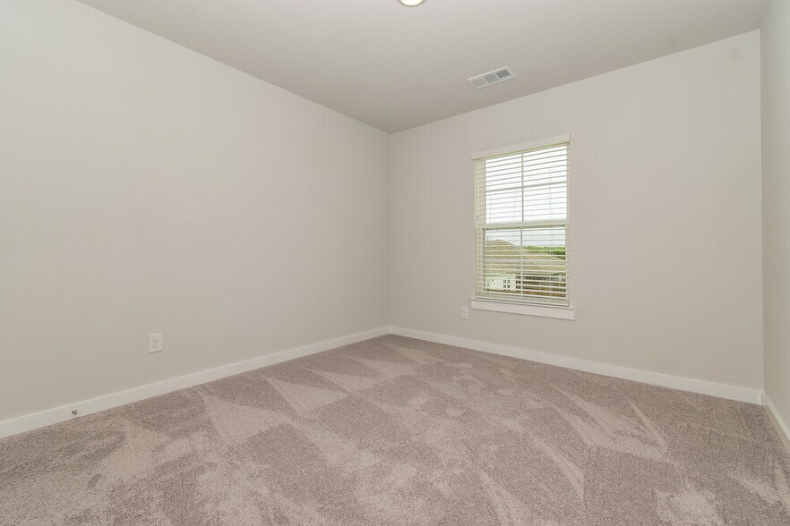 Building Photo - 819 Brilliance Dr