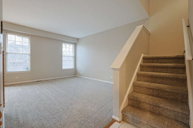 Building Photo - 145 Farmgate Dr