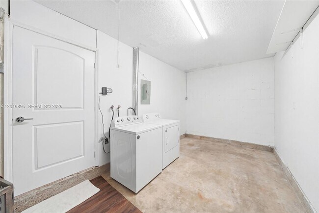 Building Photo - 12715 SW 96th Terrace