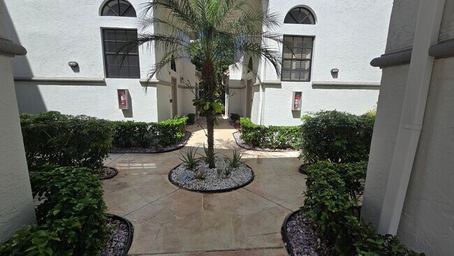 Building Photo - 5139 Floria Way