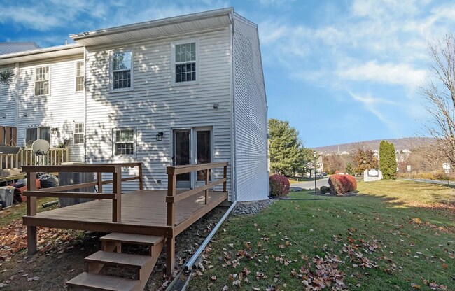 Building Photo - 2 Bedroom Home