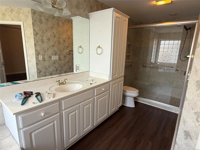 Building Photo - 8000 Bridgewater Trce