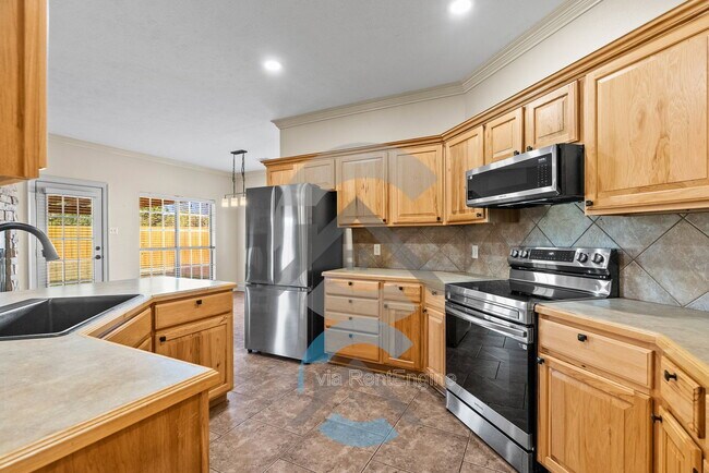 Building Photo - 1445 Champions Dr