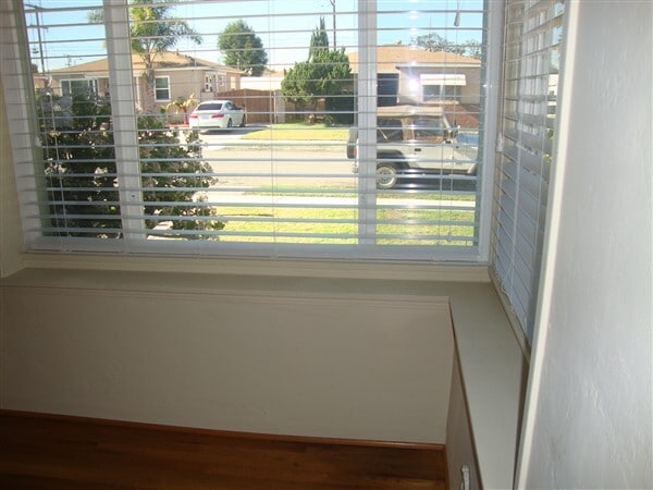 Building Photo - Refined Single-Family Residence in Desirable Bixby North