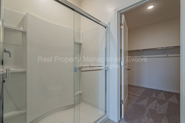 Building Photo - 6450 W Magdalena Ln