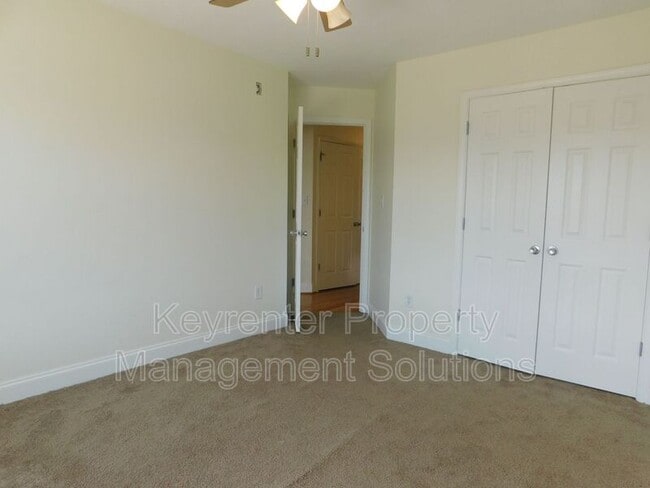 Building Photo - 22 Enchanted View Cir