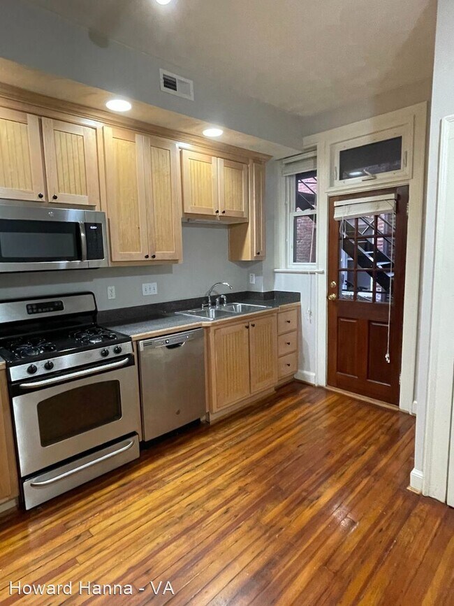 Building Photo - 2 br, 1 bath House - 1411 Colonial Avenue #B4