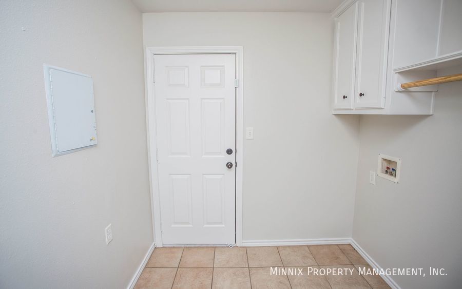 Building Photo - 2214 100th St