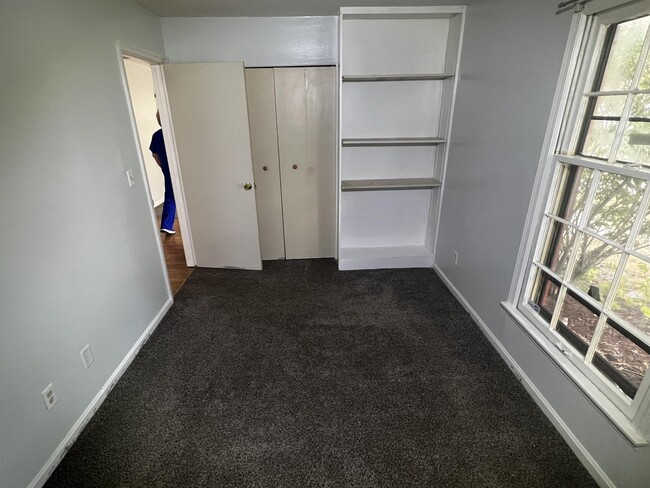 Building Photo - 9616 Elm Lake Dr