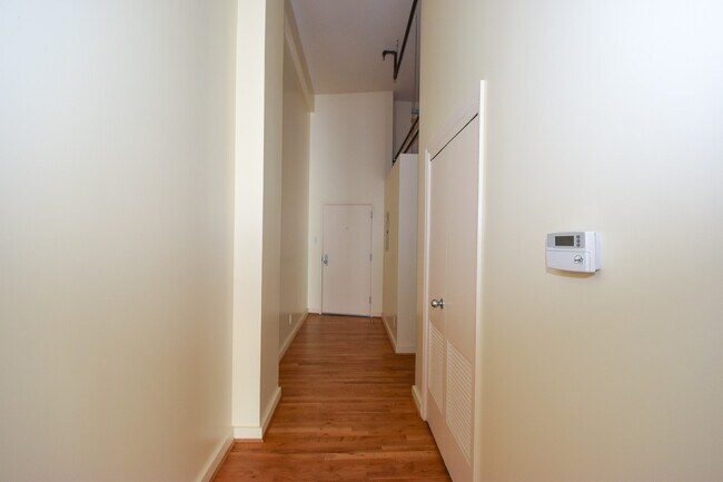 Building Photo - 915 Franklin St