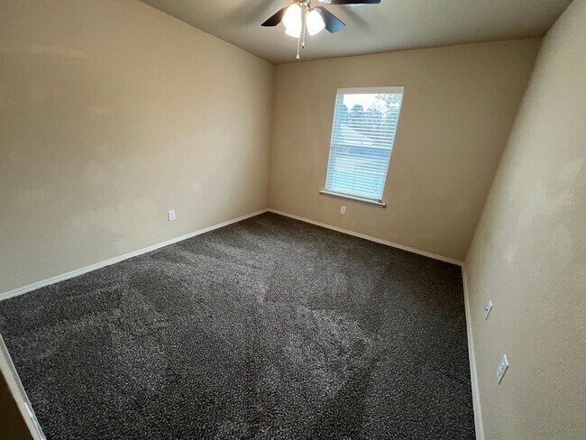 Building Photo - 6316 Lena Dr