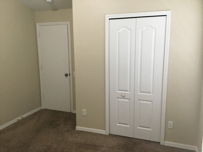 Building Photo - 10625 Cami Ct