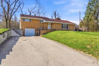 Building Photo - 2220 E Stadium Blvd