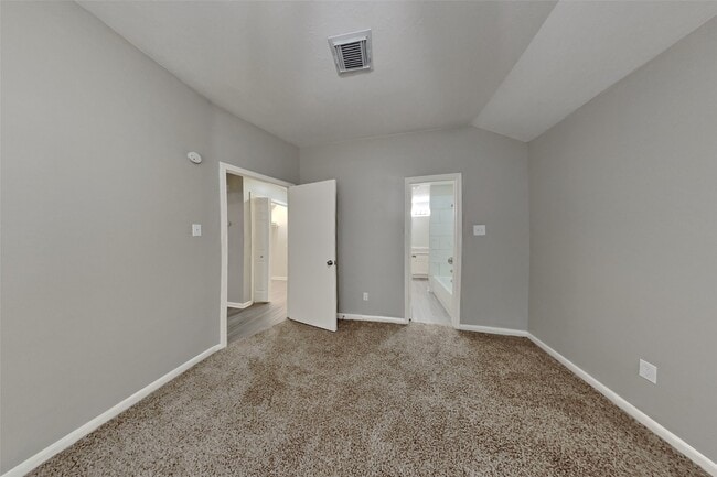 Building Photo - 16915 Tranquil Dr