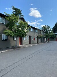 Building Photo - (749) Jackson Square - 2 Bedroom / 1.5 Bathroom Townhome – Albany