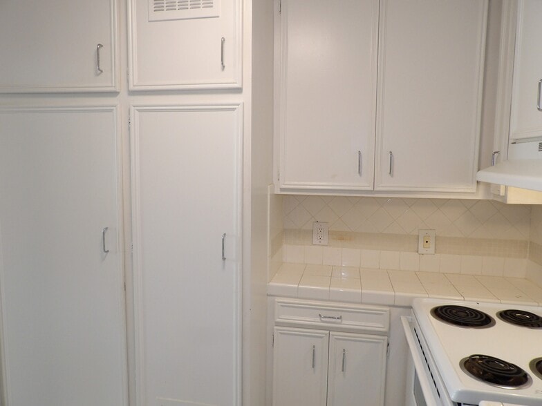 Building Photo - 4311 Cole Ave