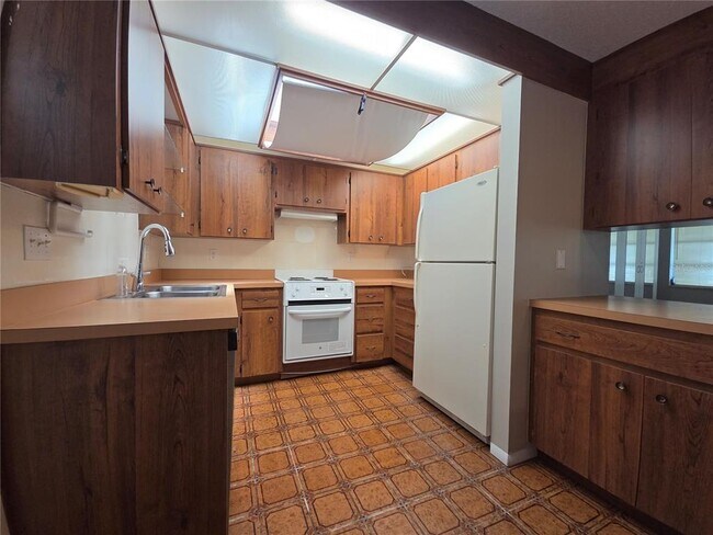 Building Photo - 4136 S Lockwood Ridge Rd