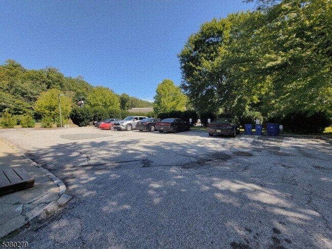 Building Photo - 272 US-206